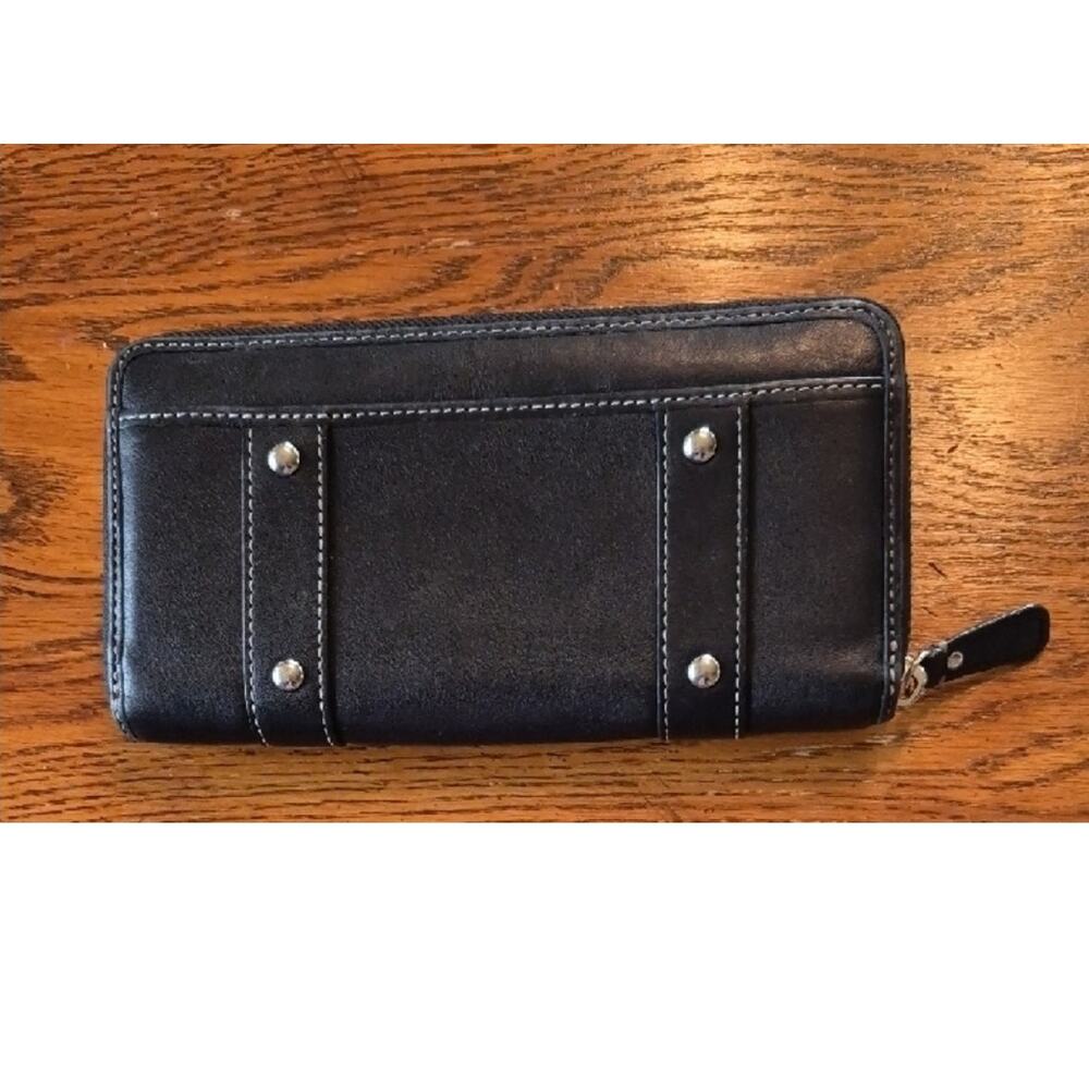 Coach Soho Black Leather Zip Wallet with Silver Buckle Details EUC - Picture 2 of 16